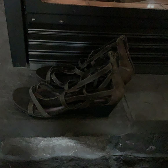 Wedge sandals - Picture 2 of 3